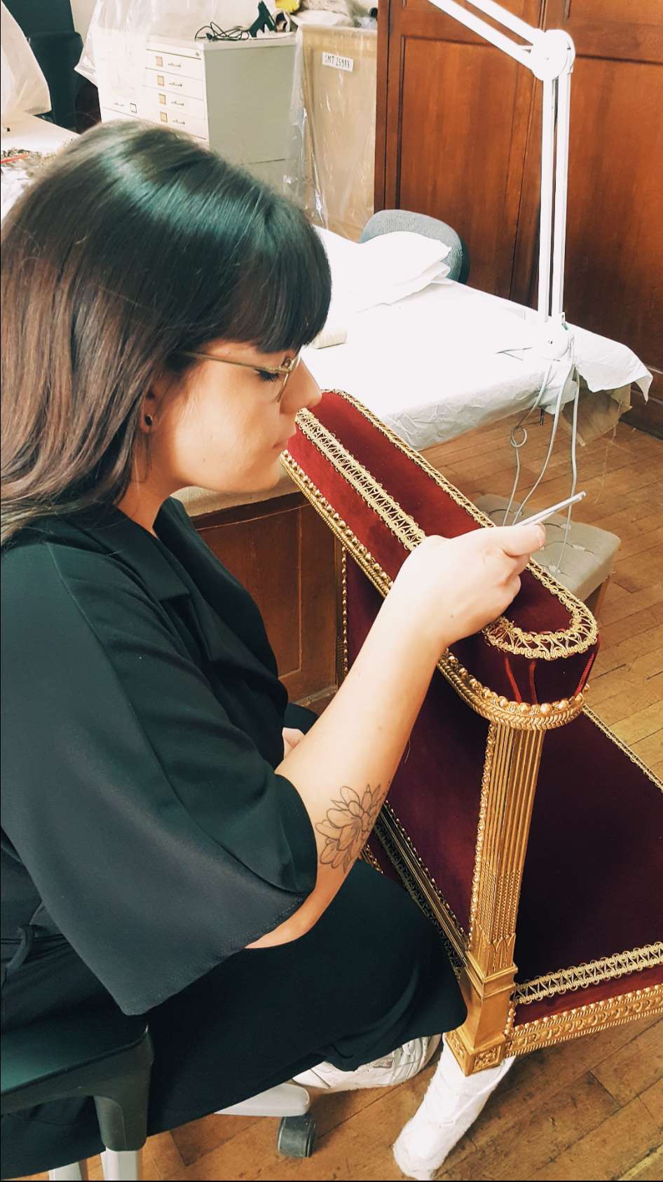 Amandine, apprentie tapissière (cliquez pour agrandir la photo)