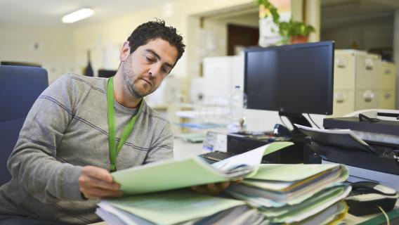 adjoint administratif